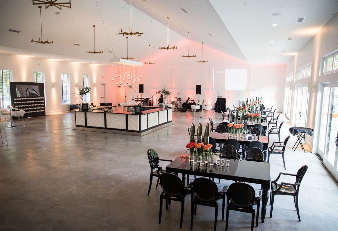 Medicine Lake aerial photo near the Hutton House event area in Plymouth Minnesota